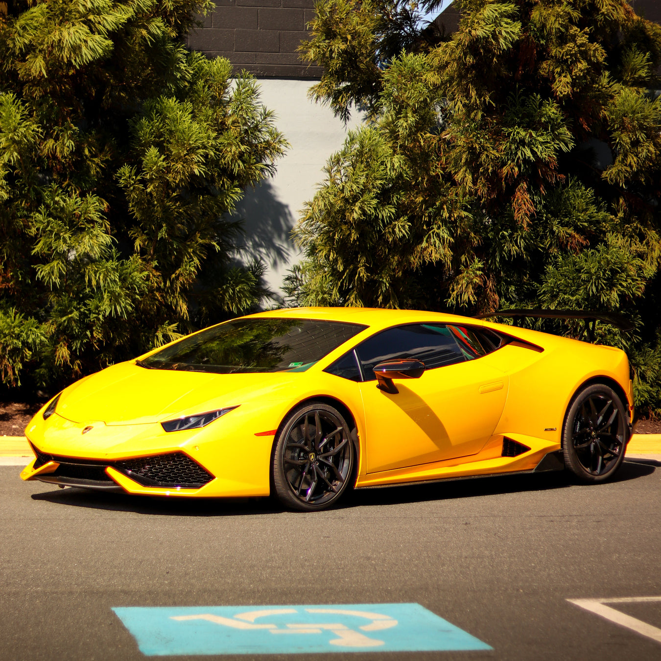 Lamborghini Huracan LP-610 - Yellow on Black