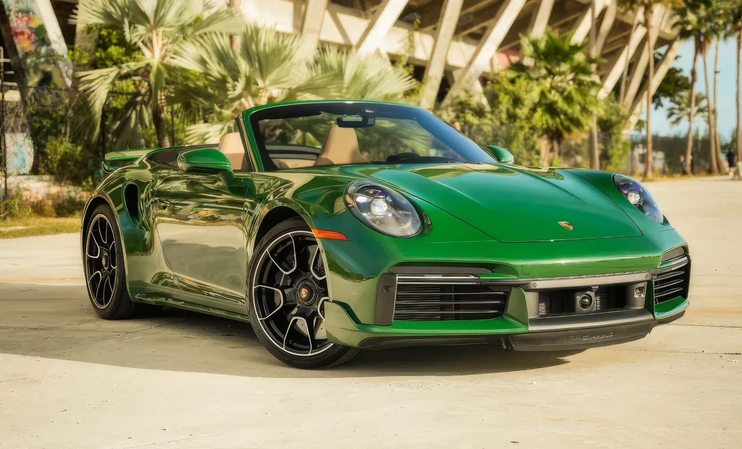 Porsche 911 Turbo S – Irish Green on Atacama Beige & Black