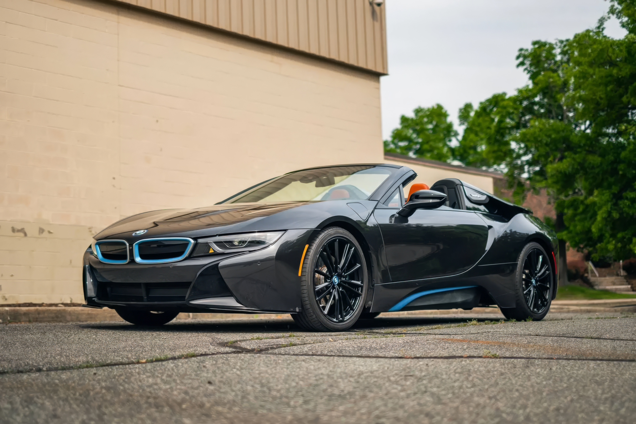BMW i8 Roadster - Sophisto Grey Metallic on Anthracite 