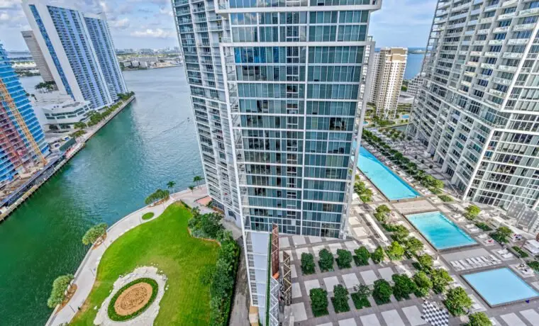 Icon Brickell Presidential Deluxe Ocean/City View - $700