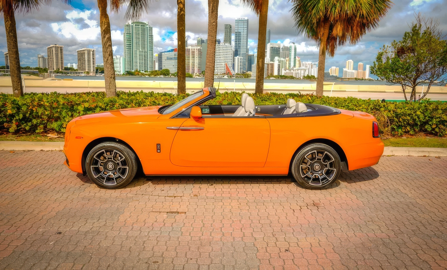 Rolls-Royce Dawn – Bespoke Orange on Seashell & Black
