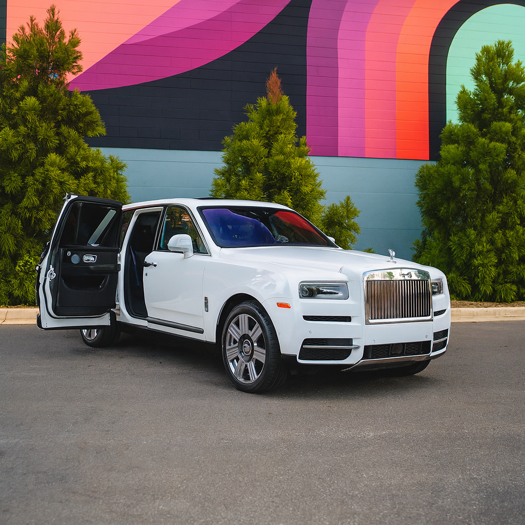 Rolls-Royce Cullinan — Arctic White on Black