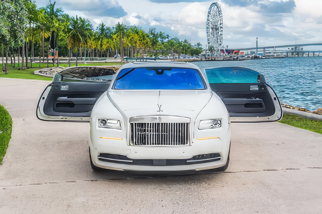 Rolls-Royce Wraith – Arctic White on Black