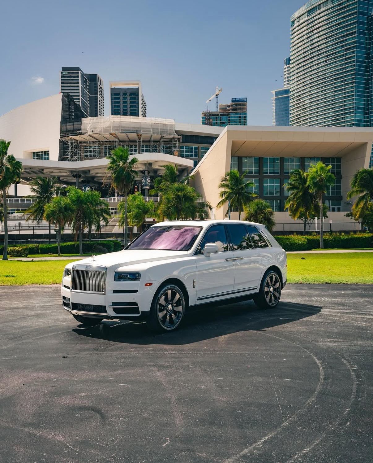 Rolls Royce Cullinan - White 