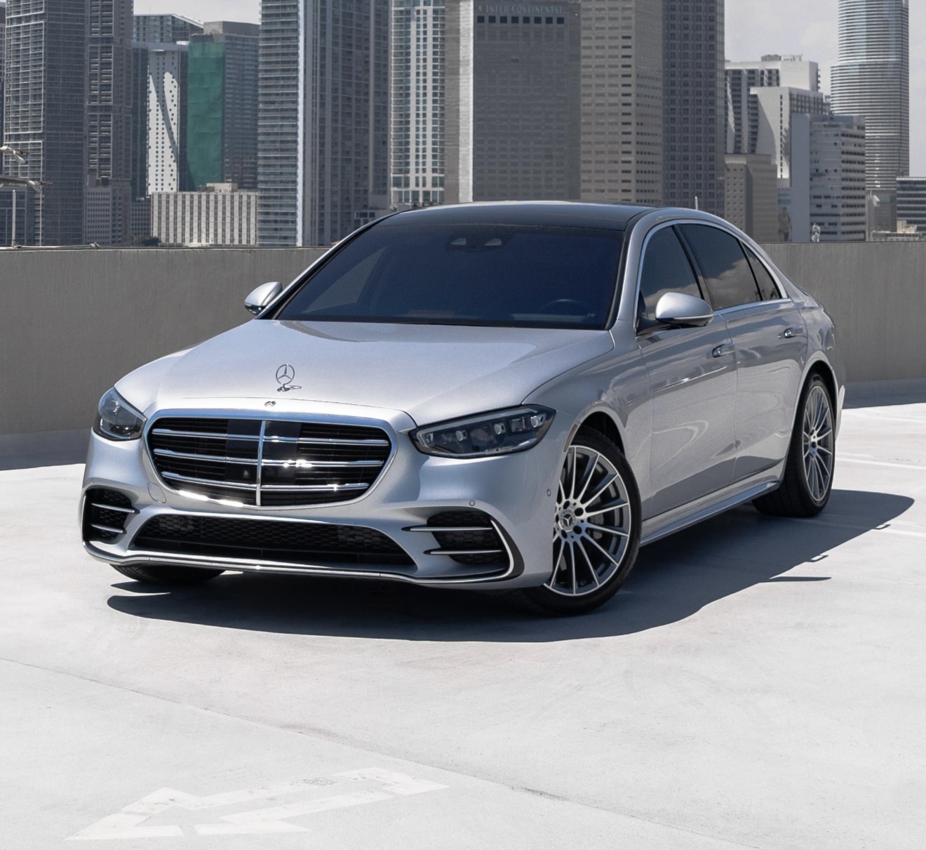 Mercedes Benz S580 - Gray on Black