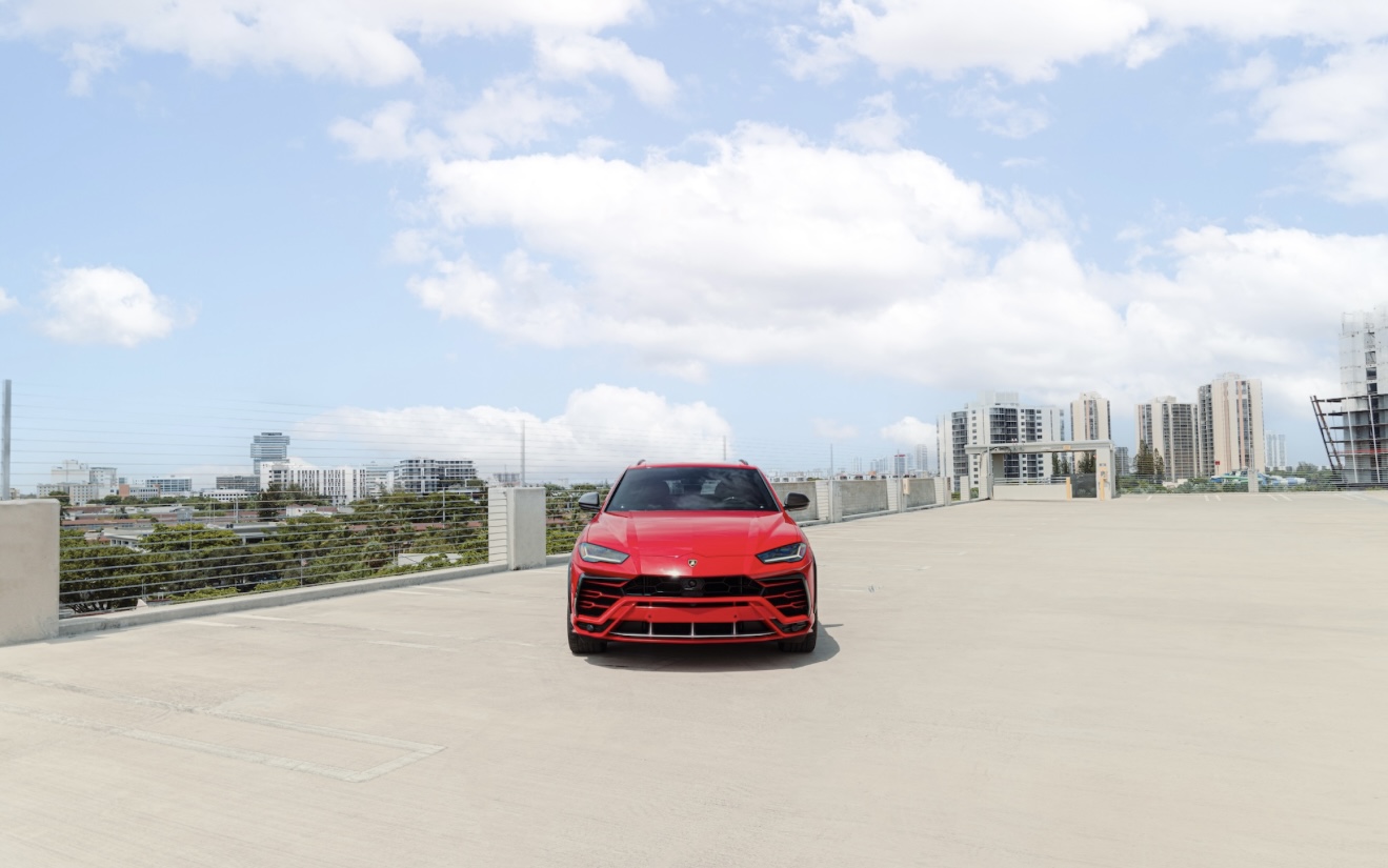 Lamborghini Urus - Red on Black & Red