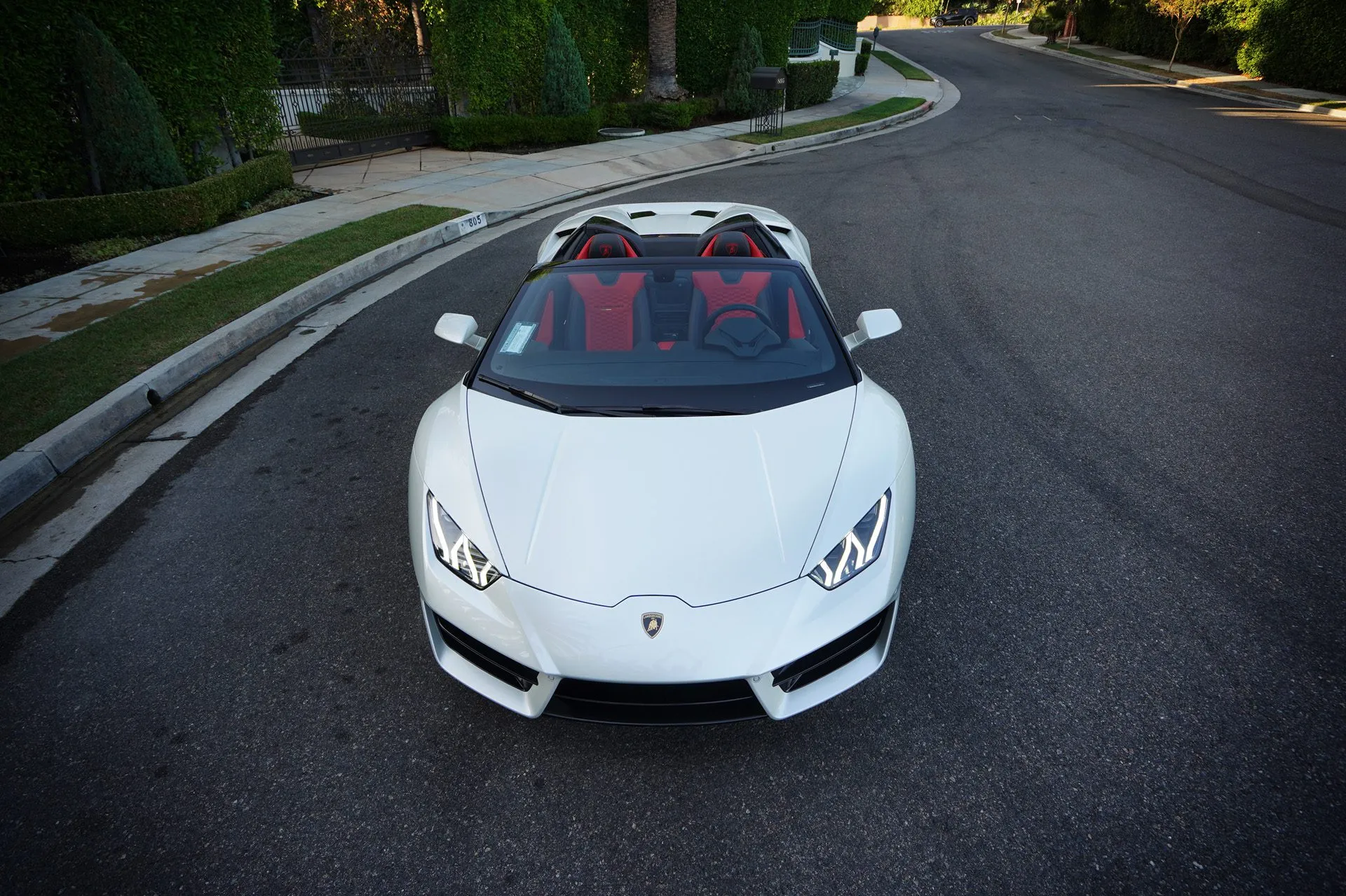Lamborghini Huracan Spyder - Bianco Monocerus on Rosso Alala & Nero Ade (Gloss White on Red & Black)