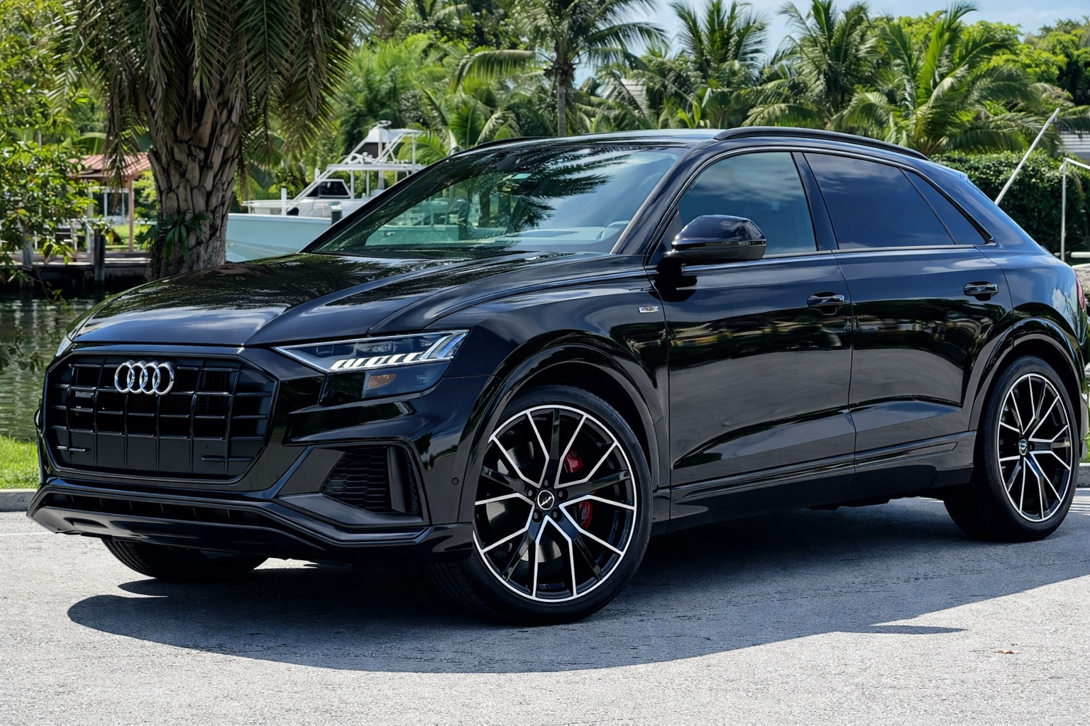 Audi Q8 S Line – Mythos Black Metallic on Black