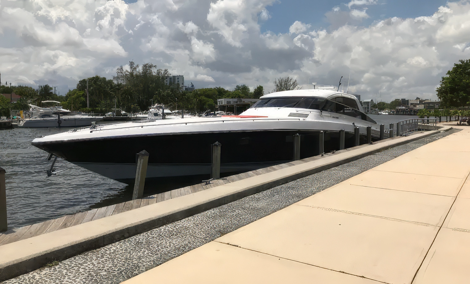 84' Panther w/ Jacuzzi - $6,095