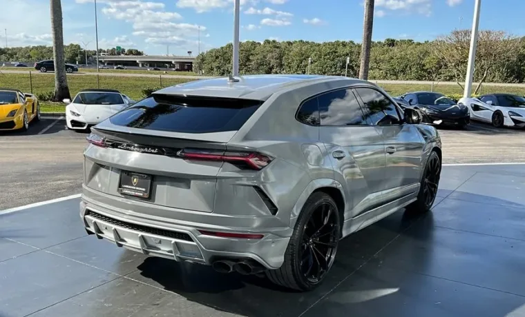 Lamborghini Urus – Grey on Yellow & Black