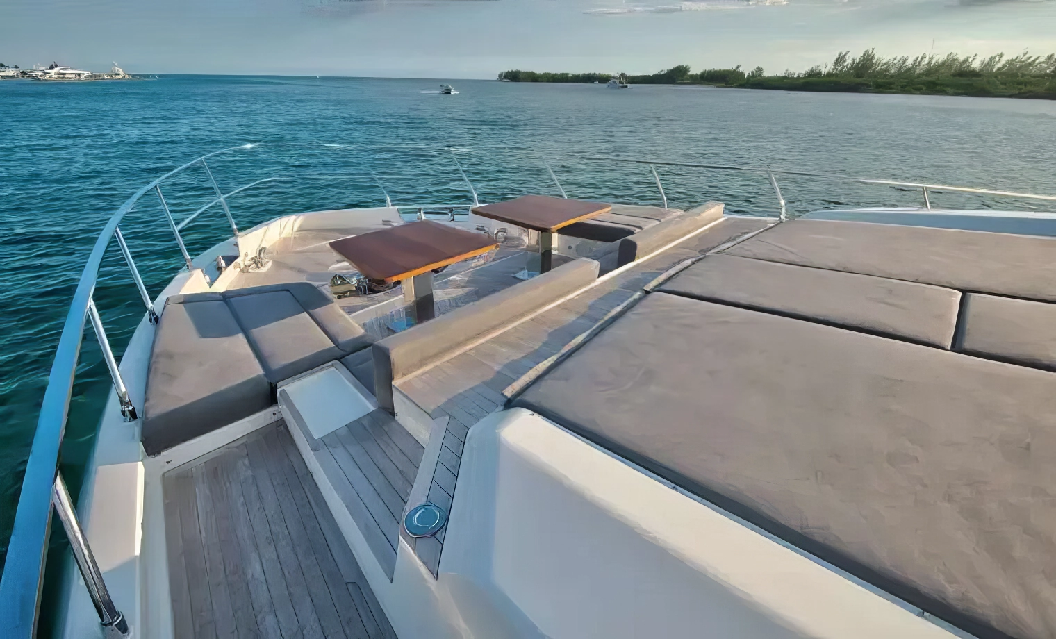 92' Ferretti Flybridge - $6,900