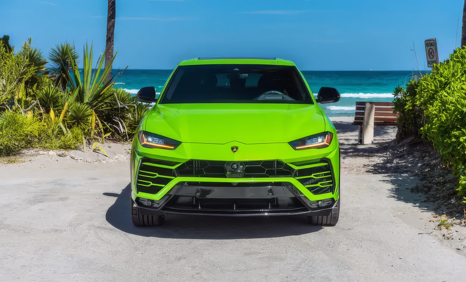 Lamborghini Urus – Verde Mantis on Nero Ade & Verde Mantis (Neon Lime Green on Black & Lime Green)