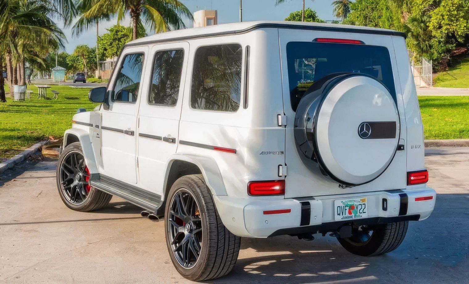 Mercedes-Benz G63 AMG – Polar White on Porcelain