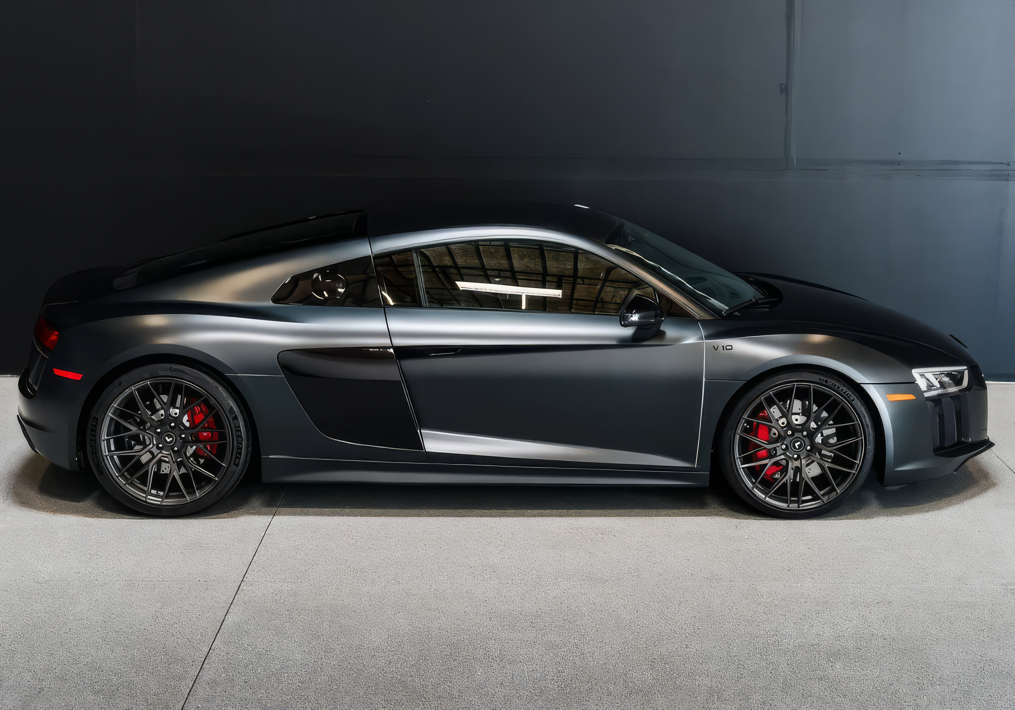 Audi R8 V10 - Daytona Gray Pearl Effect