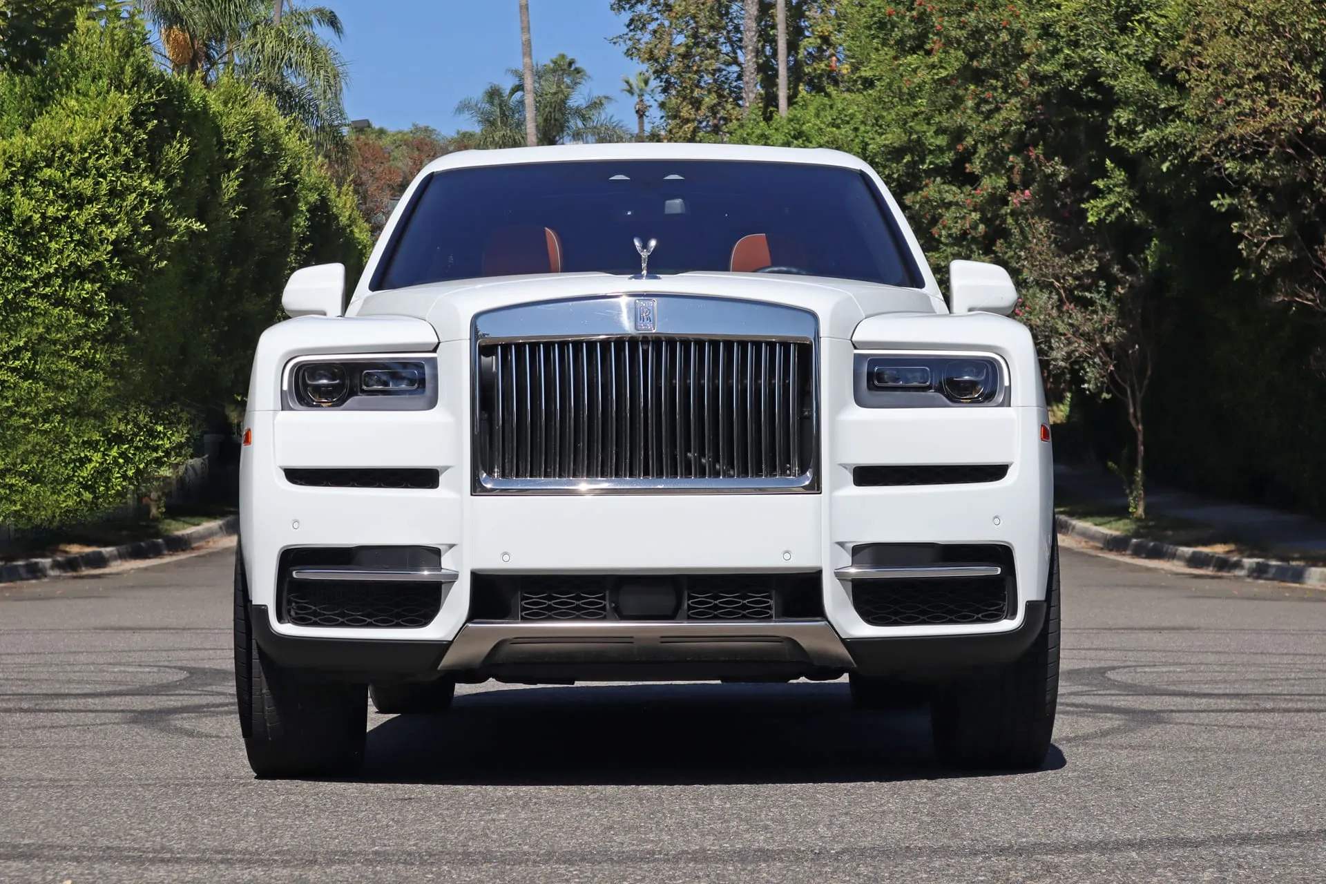 Rolls Royce Cullinan - Arctic White on Mandarin & Seashell