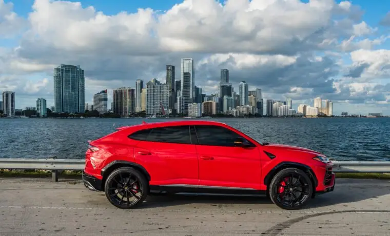 Lamborghini Urus – Red on Red & Black