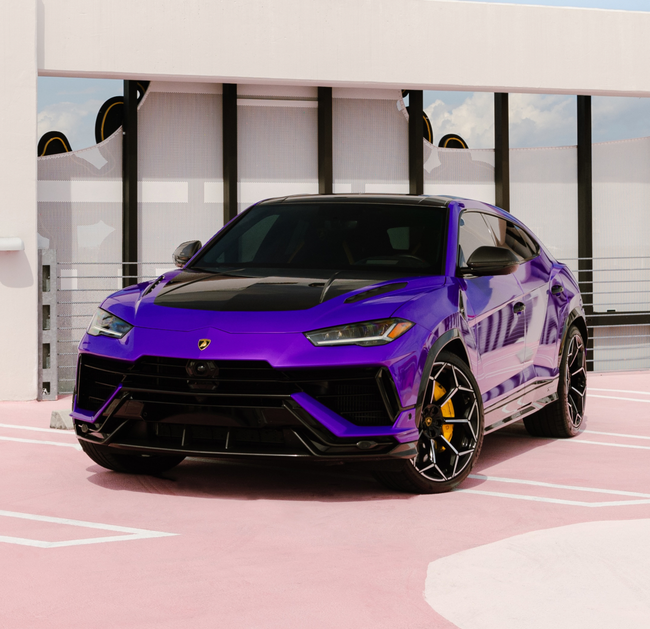Lamborghini Urus Performante - Purple on Black & Yellow