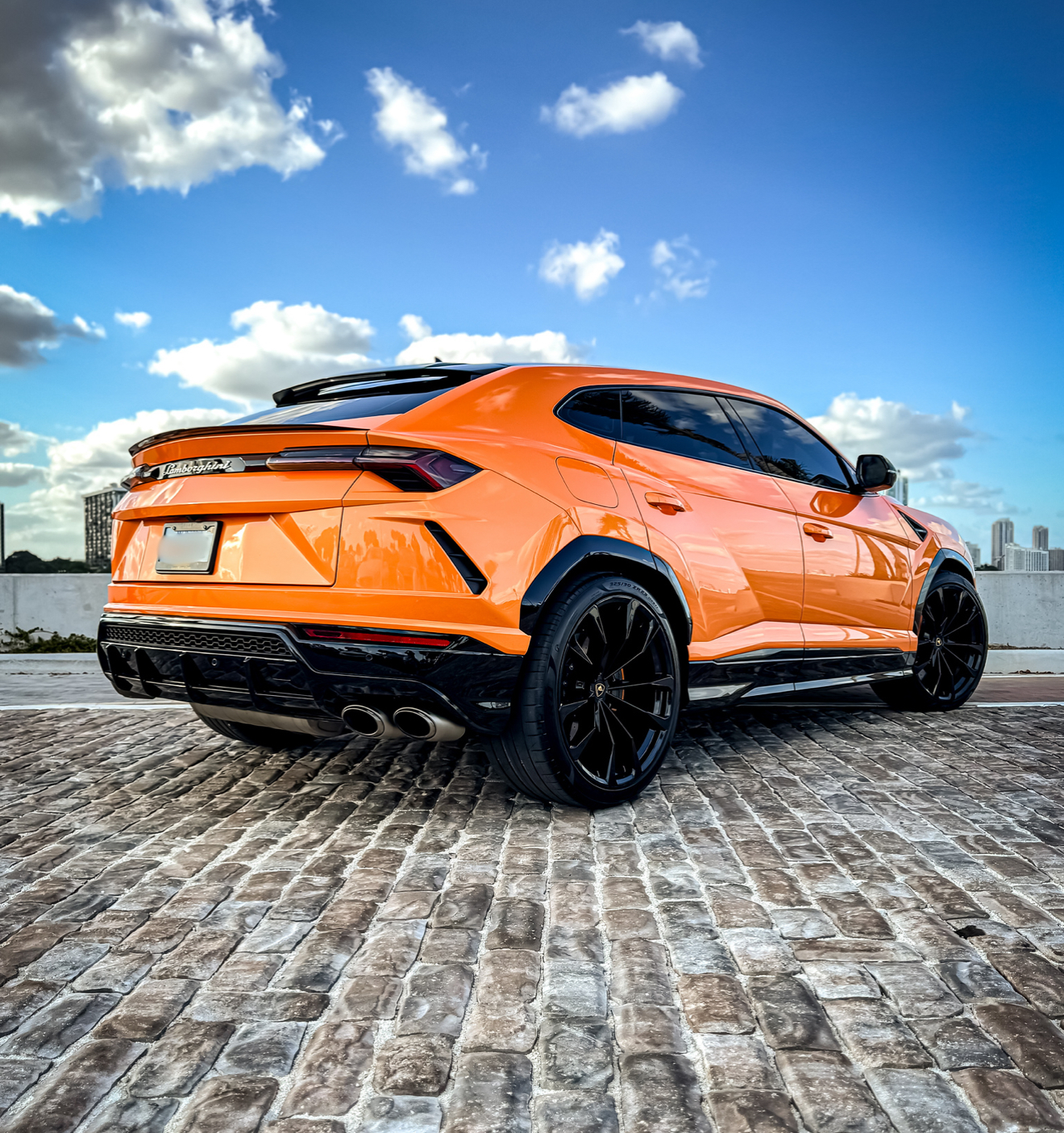 Lamborghini Urus - Orange on Black & Orange