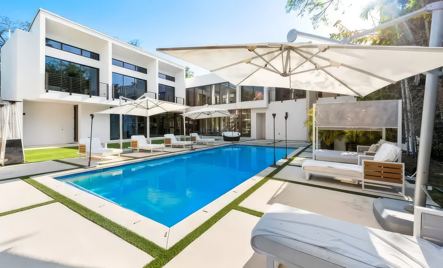 Villa Mariola - $10,000