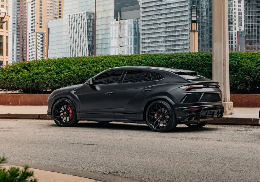 Lamborghini Urus - Matte Black on Black 