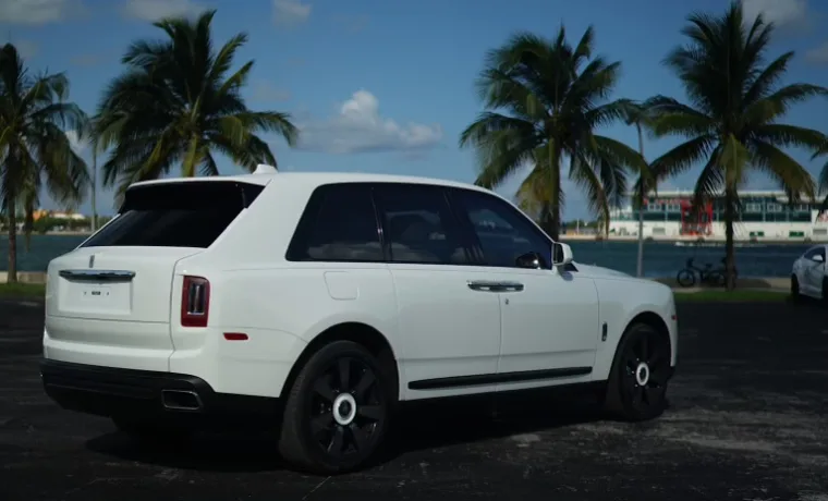 Rolls-Royce Cullinan — White on Tiffany White