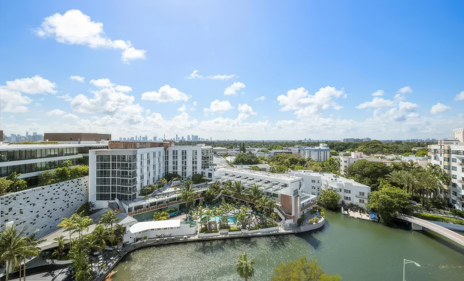 Condo Opulento Presidential Deluxe - $700