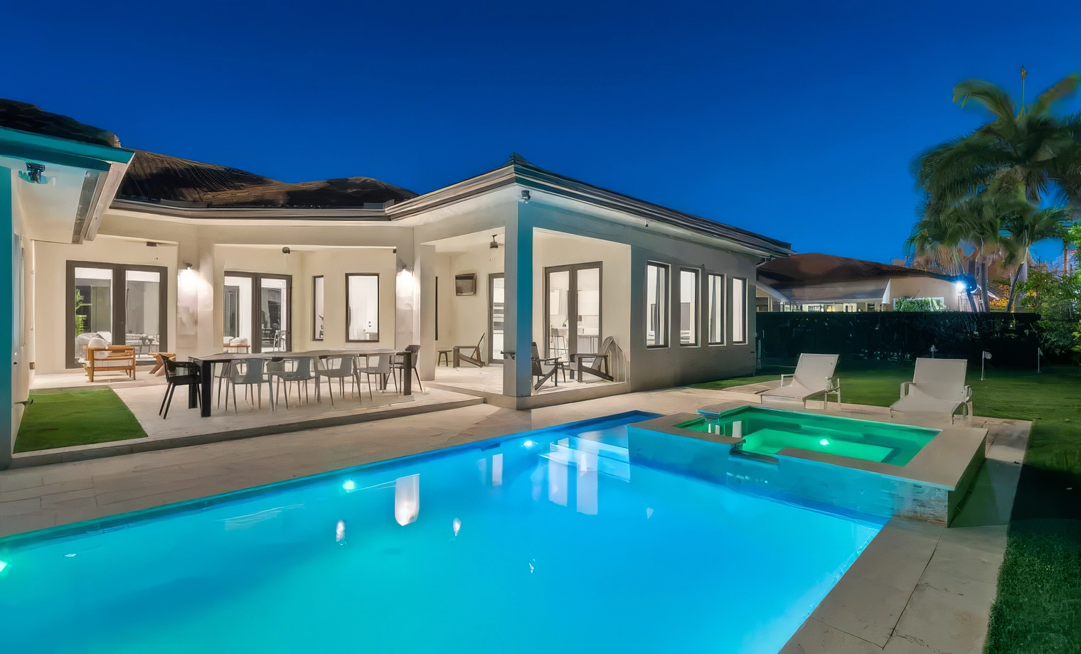 Villa Grand - $2,025