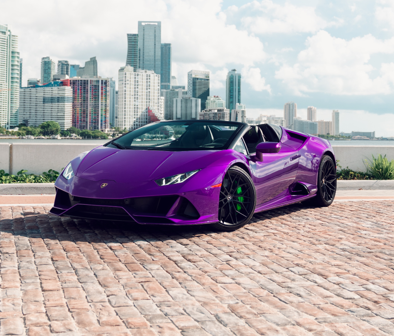 Lamborghini Huracan Evo Spyder - Purple on Black & Green 
