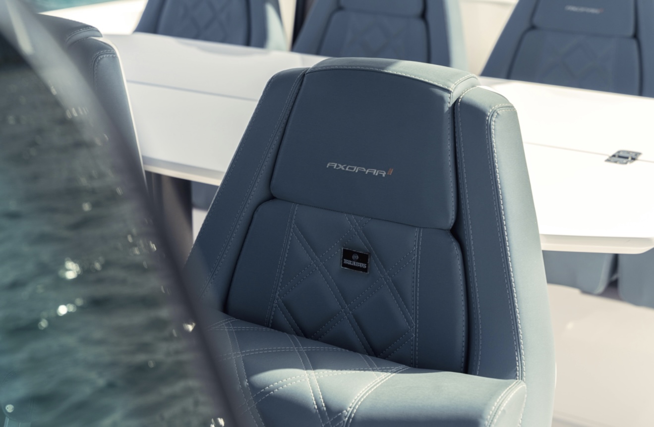 Axopar Brabus 37’