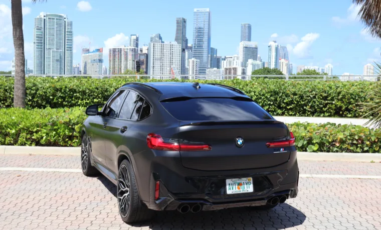 BMW X4 M – Black on Black