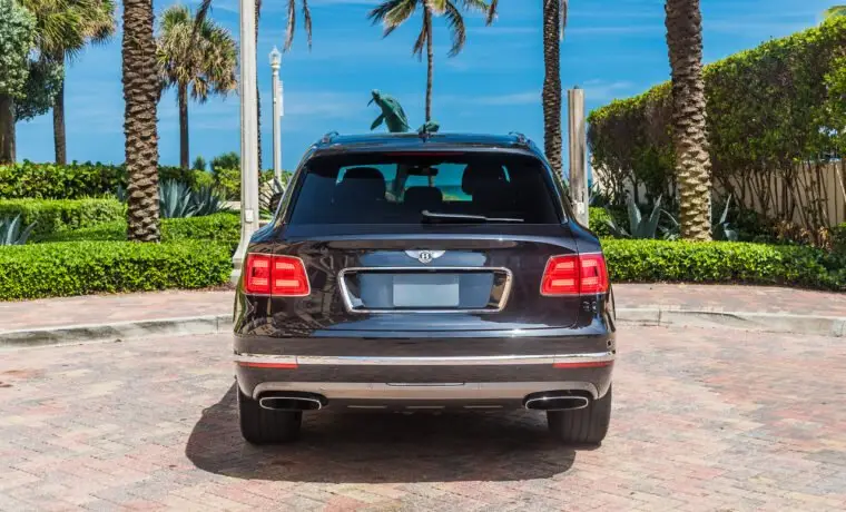 Bentley Bentayga – Black on Black