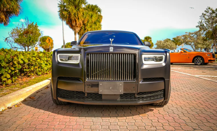 Rolls-Royce Phantom - Black on Peanut Butter