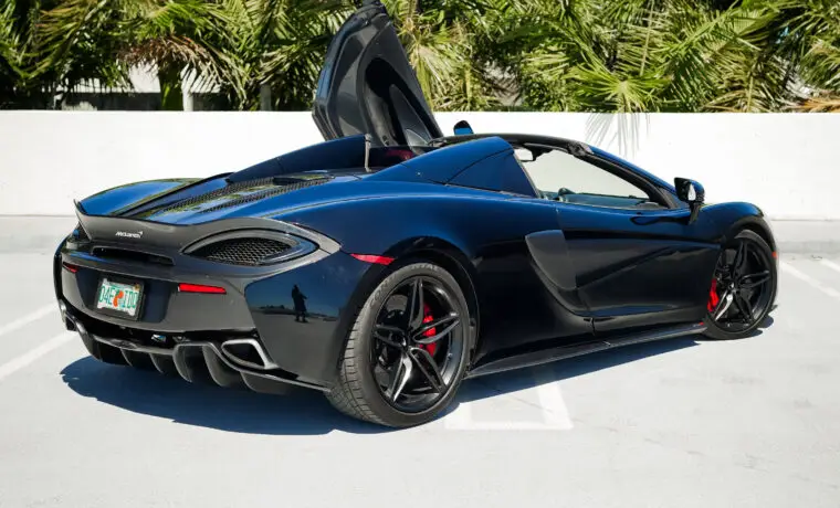 McLaren 570S – Black on Red