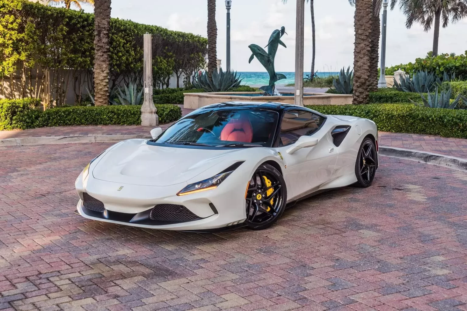 Ferrari F8 Tributo — White on Red