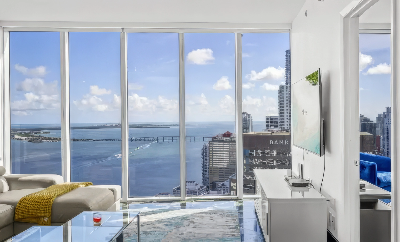 Icon Brickell Presidential Suite Ocean/Pool View - $700