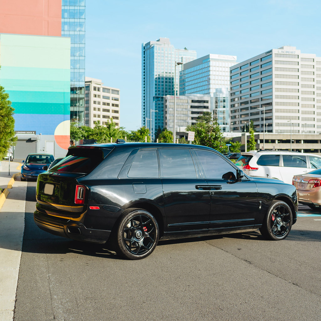 Rolls-Royce Cullinan — Diamond Black Xirallic on Mugello Red & Black