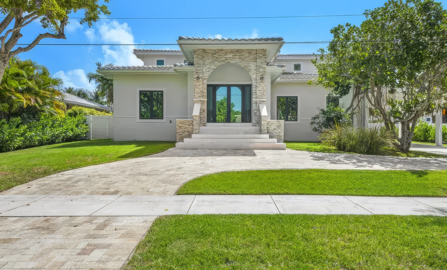 Villa Costa - $1,925