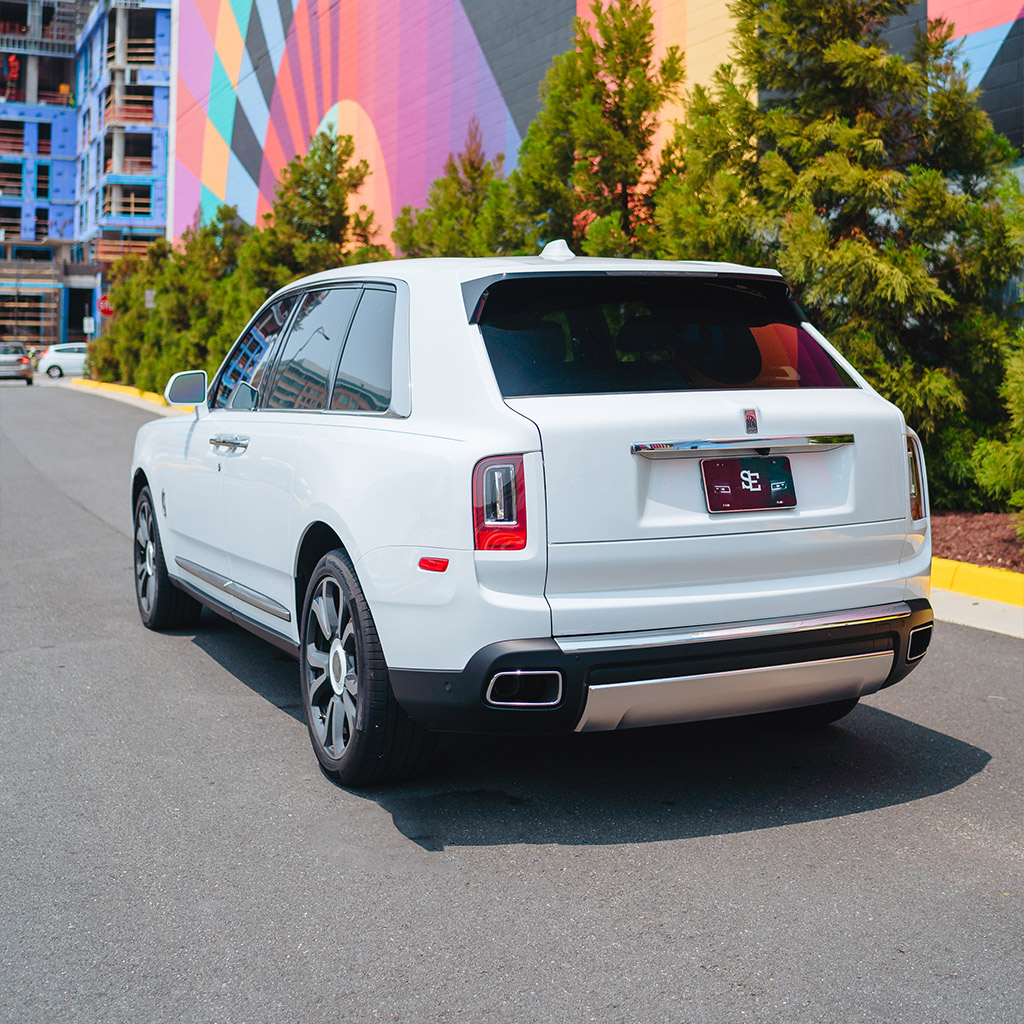 Rolls-Royce Cullinan — Arctic White on Charles Blue & Arctic White