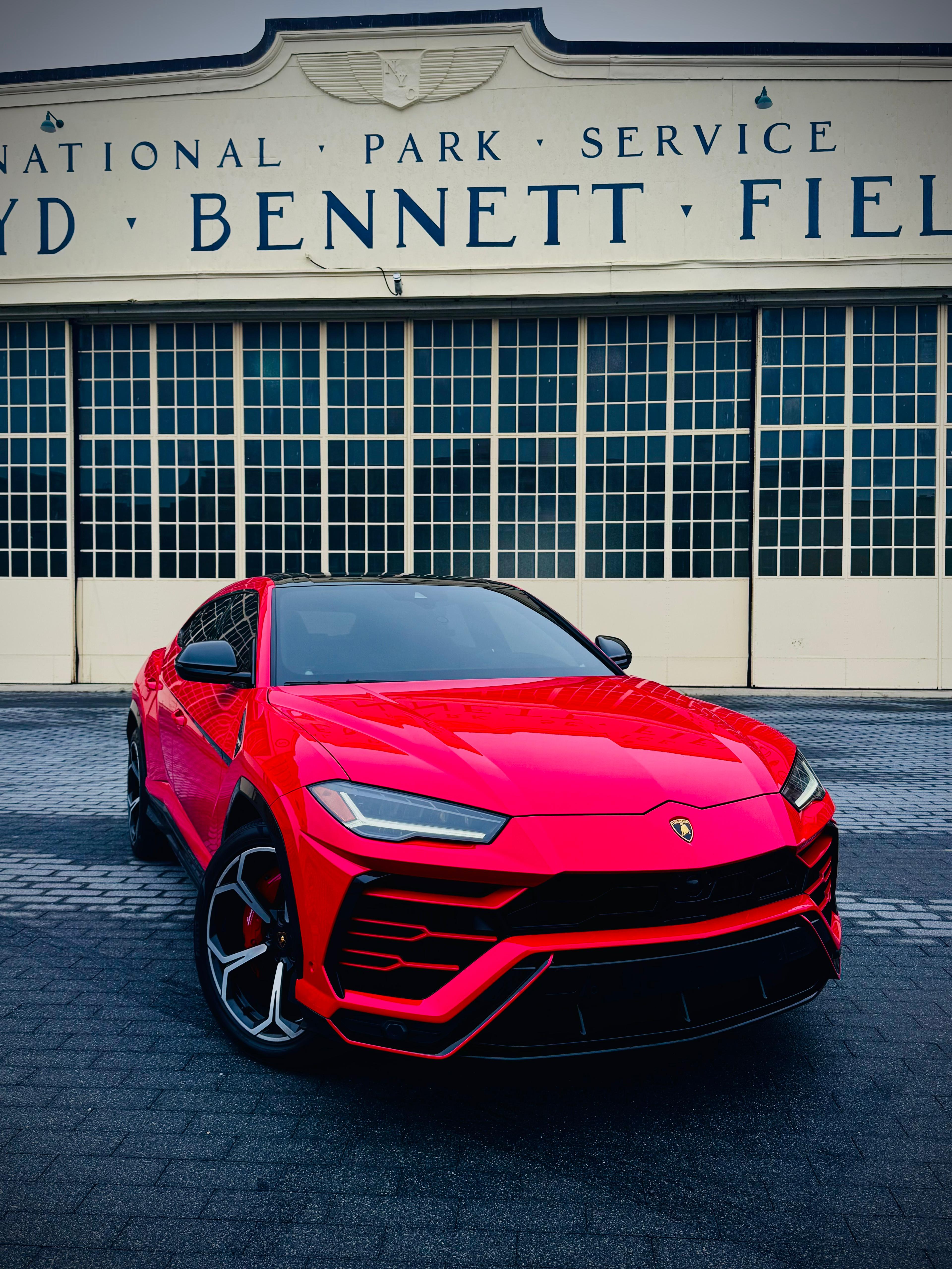 Lamborghini Urus - Red on Black & Red