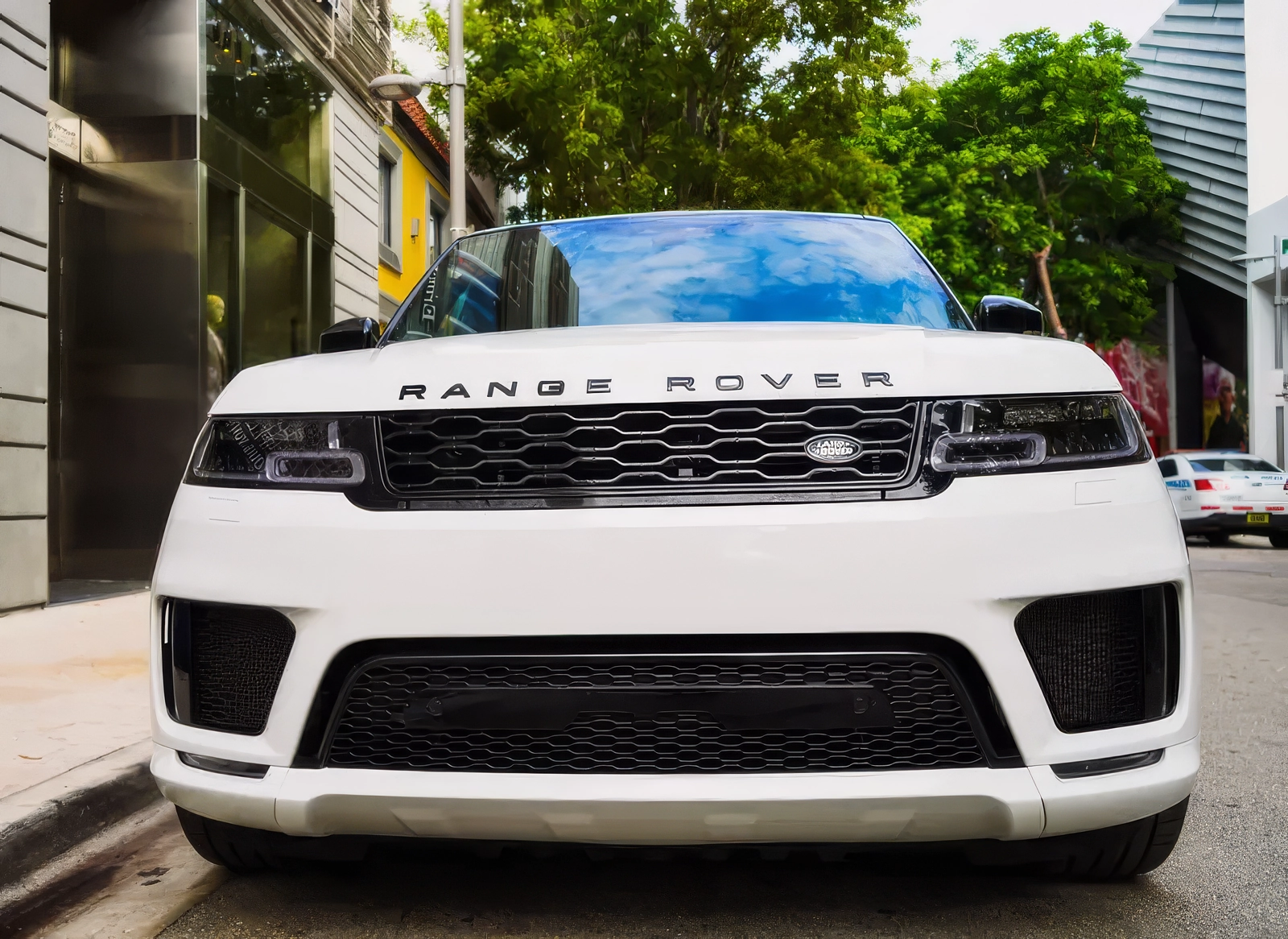 Range Rover Sport HSE – Fuji White on Ebony
