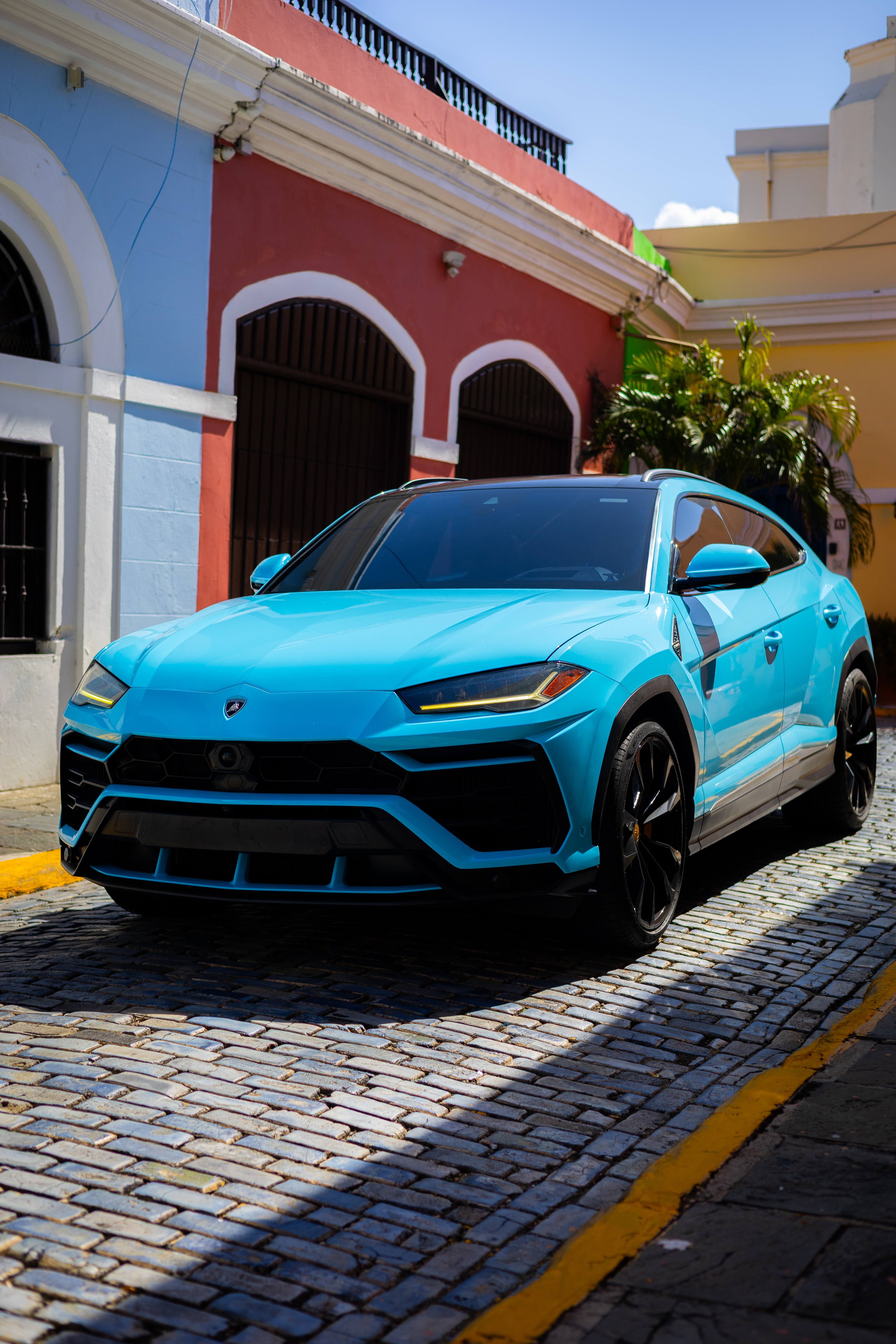 Lamborghini Urus – Baby Blue w/ Starlights