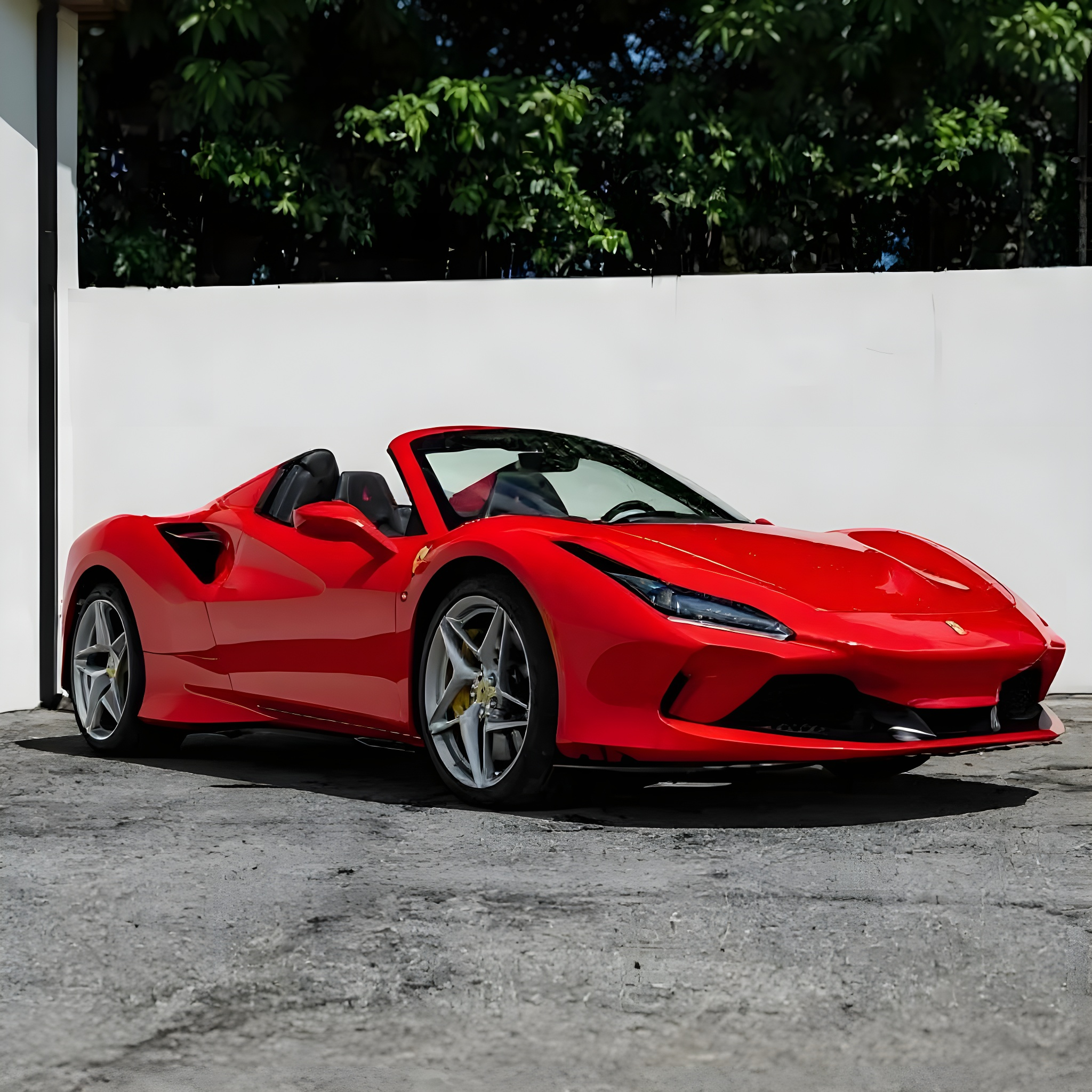 Ferrari F8 Spider - Rosso Corsa on Nero (Red on Black)