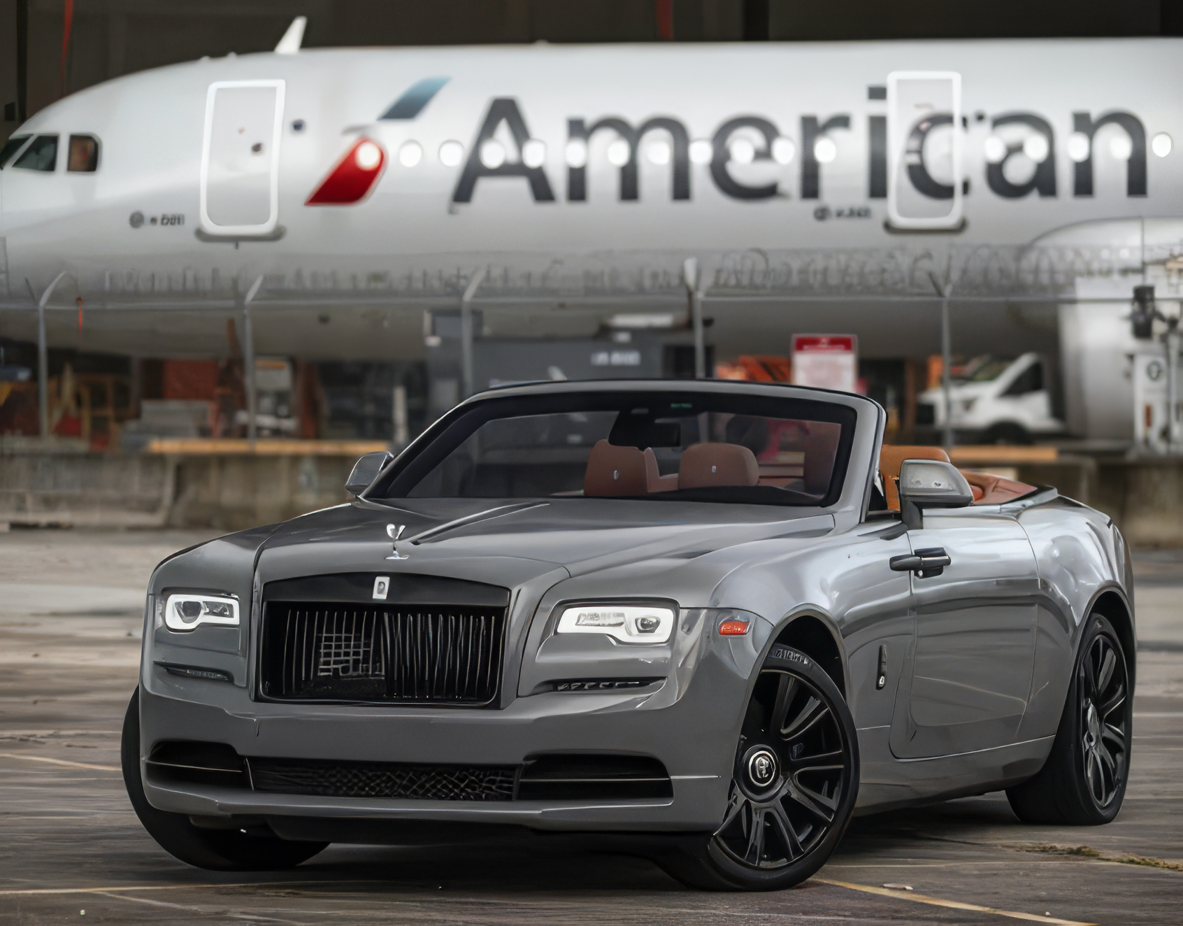 Rolls-Royce Dawn – Tempest Grey on Saddle & Black 