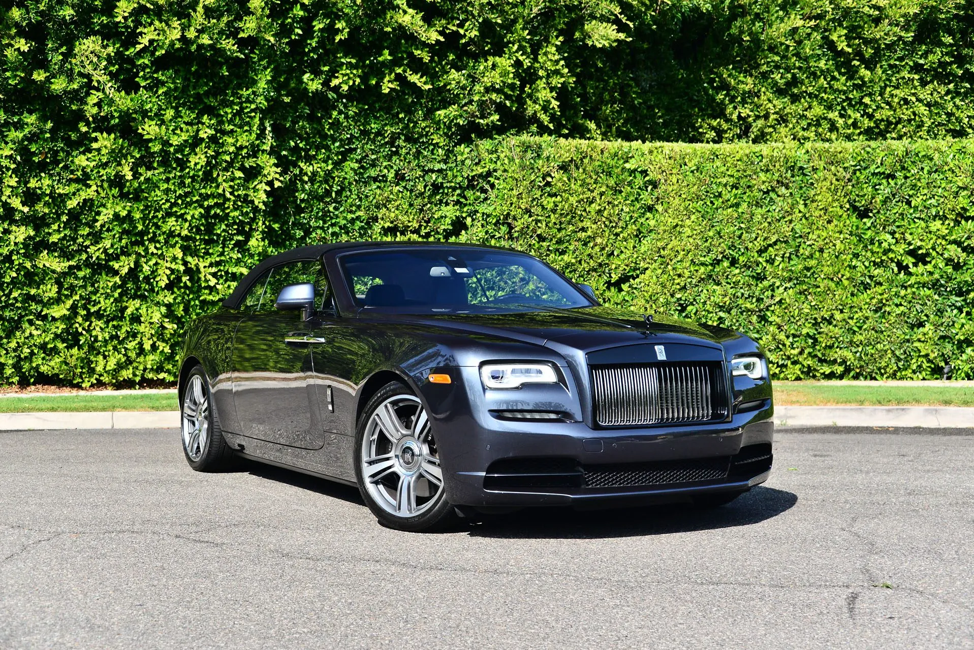 Rolls-Royce Dawn - Midnight Sapphire Metallic on Black