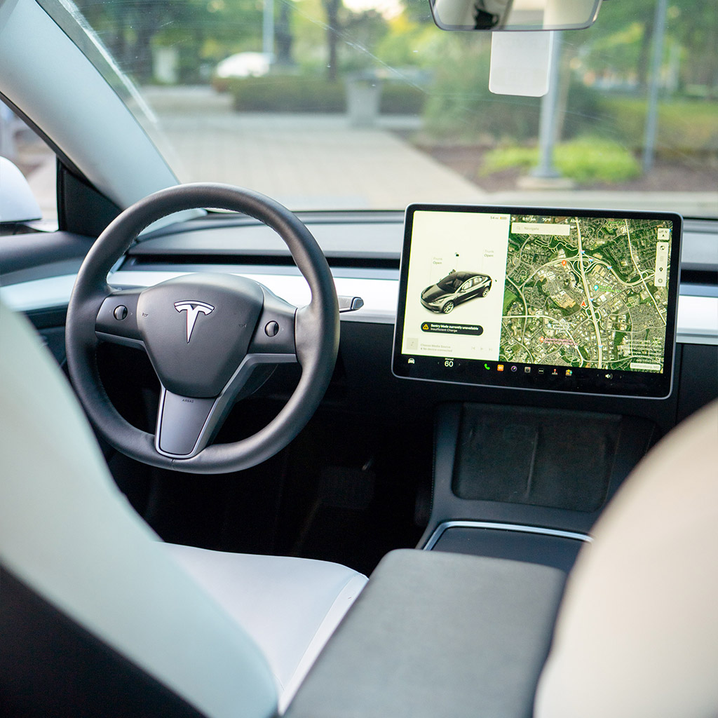 Tesla Model 3 Long Range - White on White