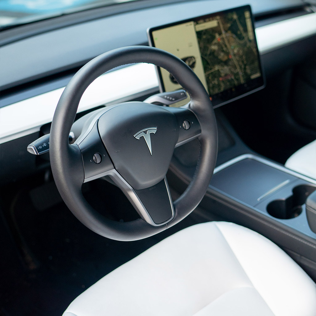 Tesla Model 3 Long Range - White on White