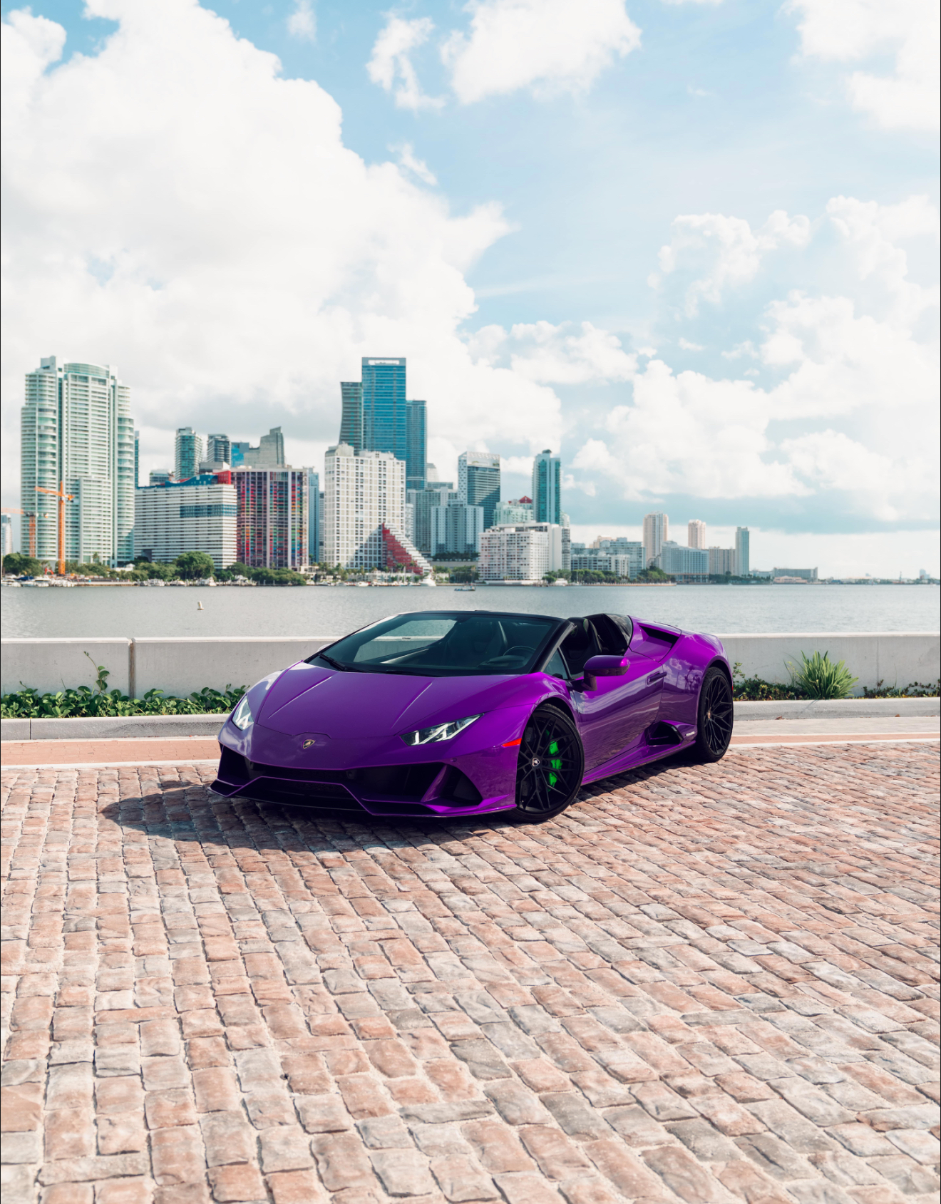 Lamborghini Huracan Evo Spyder - Purple on Black & Green 