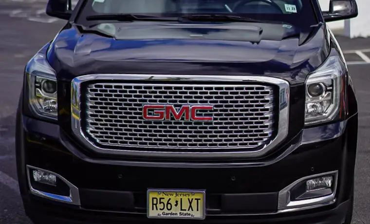 GMC Yukon XL Custom – Black on White - Armored/Bulletproof