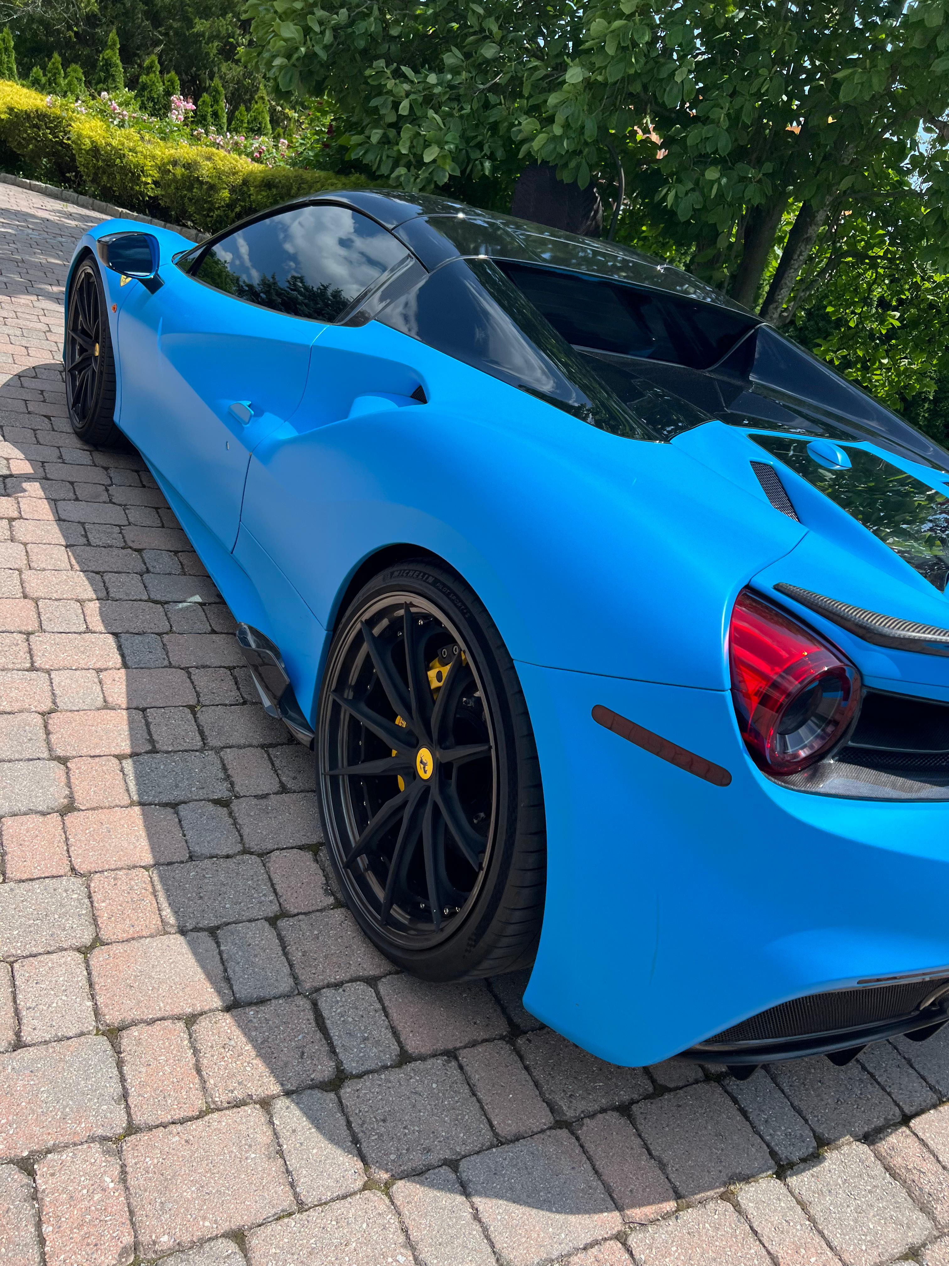 Ferrari 488 Spider - Blue