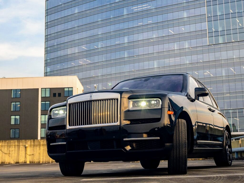 Rolls-Royce Cullinan - Diamond Black on Mugello Red & Black